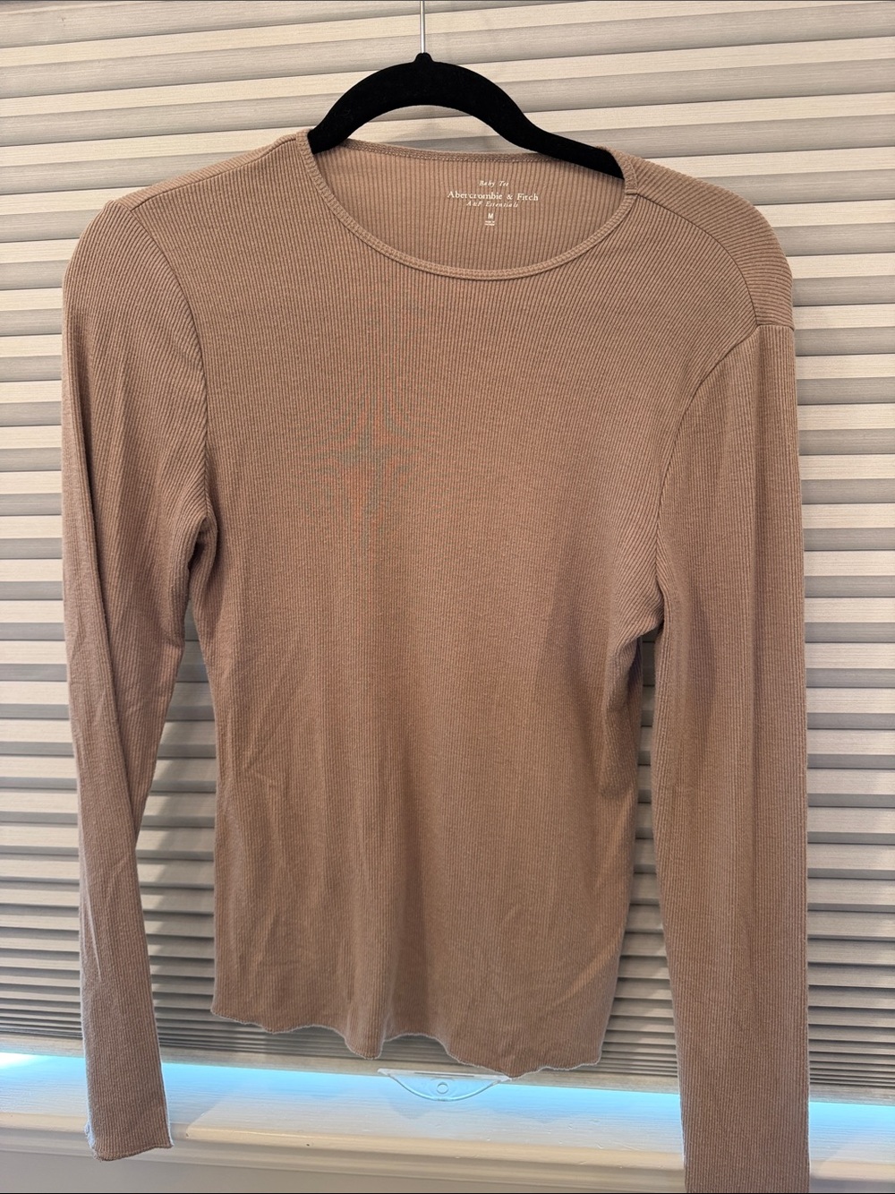 Abercrombie & Fitch Women's Baby tee Long-Sleeve Ribbed Crewneck Taupe Beige